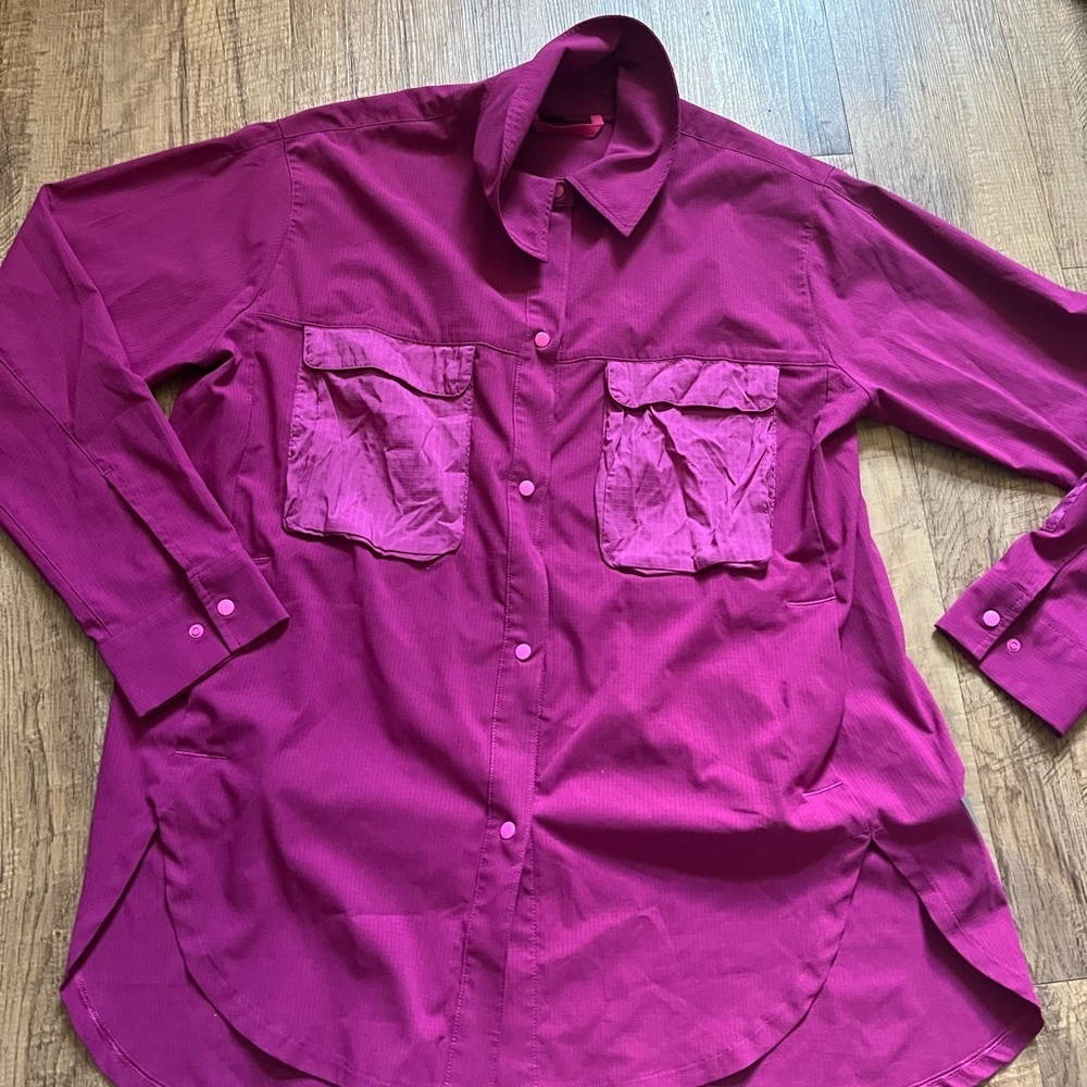 Lulu Lemon WovenAir Hiking Overshirt - Picture 7 of 10
